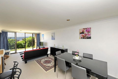 The Crest Unit 5 / 6 8 Tomaree Road - Accommodation Kalgoorlie 3