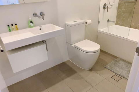 Surferparadise Gem+parkingflexible Refund - Accommodation Kalgoorlie 3