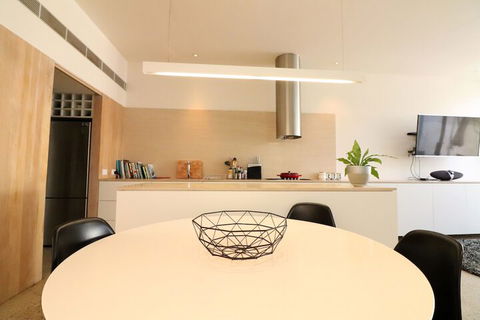 Inspired Designer Carlton North Terrace - Rejuvenate Stays - Accommodation Kalgoorlie 6