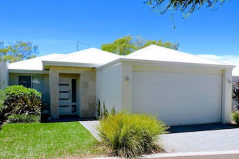 Contemporary Cove - Accommodation Kalgoorlie 0