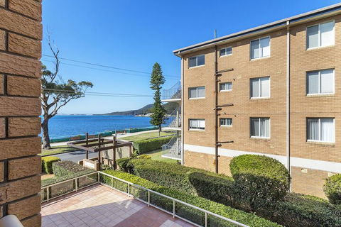 South Pacific Unit 5 / 13 Shoal Bay Road - Accommodation Kalgoorlie 1