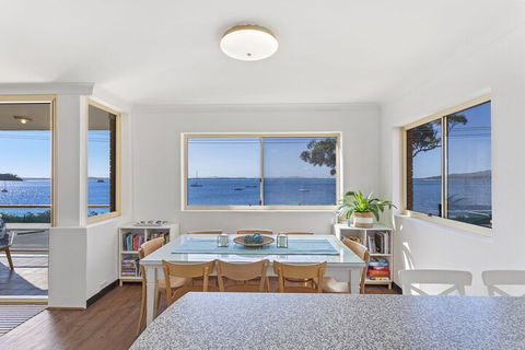 South Pacific Unit 5 / 13 Shoal Bay Road - Accommodation Kalgoorlie 3