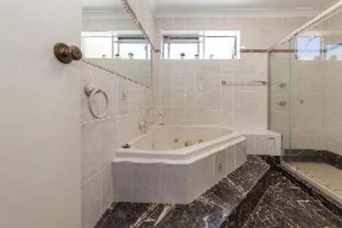 2 Bedroom Apartment Laman Lodge Unit 5 - Accommodation Kalgoorlie 4