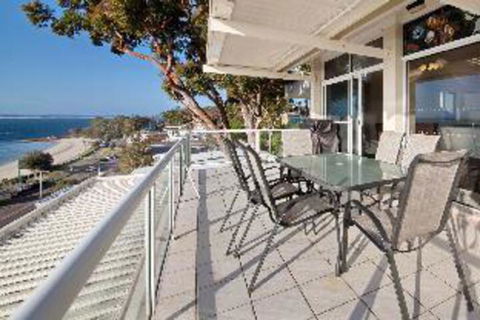 3 Bedroom House Classic View 2 / 49 Victoria Parade FREE WIFI - Accommodation Kalgoorlie 3
