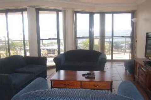 3 Bedroom House Shoal Bay Palm Beach - Accommodation Kalgoorlie 2