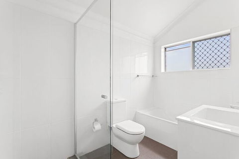 The Pines 5 / 4 Messines Street - Accommodation Kalgoorlie 1