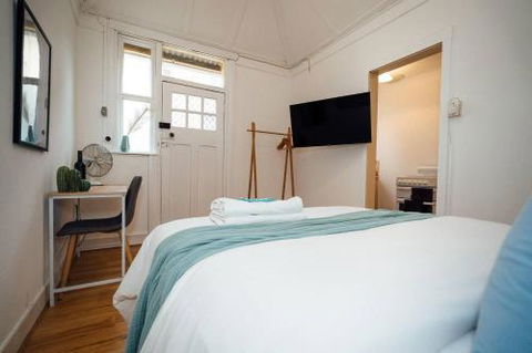 Little Chapel On Durham Netflix Wifi Cosy! - Accommodation Kalgoorlie 3