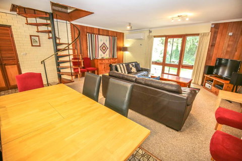 Cedar Holiday Units Apartment 1 - Accommodation Kalgoorlie 4