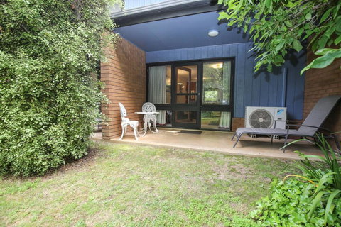 Cedar Holiday Units Apartment 2 - Accommodation Kalgoorlie 2