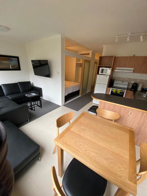 Snow Ski Apartments 07 - Accommodation Kalgoorlie 5