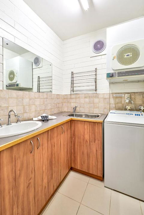 Snow Ski Apartments 07 - Accommodation Kalgoorlie 6