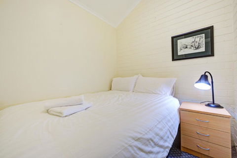 Snow Ski Apartments 31 - Accommodation Kalgoorlie 2