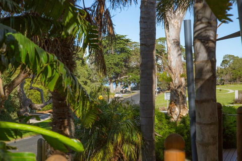 SAILS TWO INVERLOCH - Accommodation Kalgoorlie 5