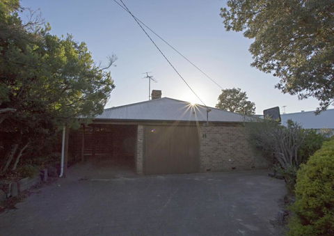 LOCKINGTON - Accommodation Kalgoorlie 2