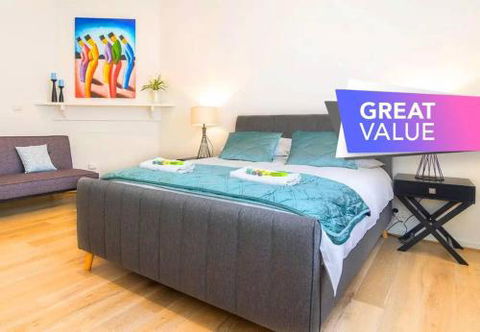 Minutes From The Beach Shops & Parks! Free Wifi Nespresso Netflix - Accommodation Kalgoorlie 0