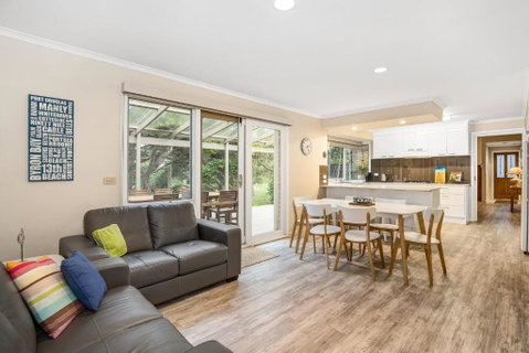 Hilltop Beach House: Newly Updated - Accommodation Kalgoorlie 3