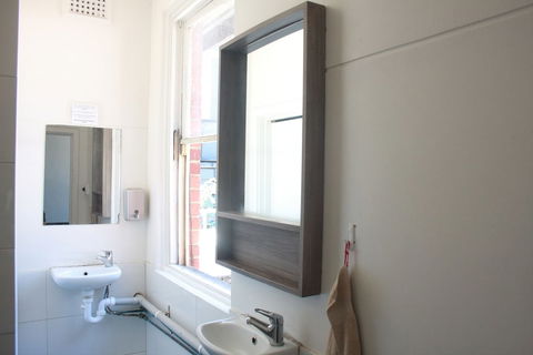 The Hive Hostel - Accommodation Kalgoorlie 5