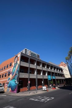 Adelaide Central YHA - Hostel - Accommodation Kalgoorlie 1