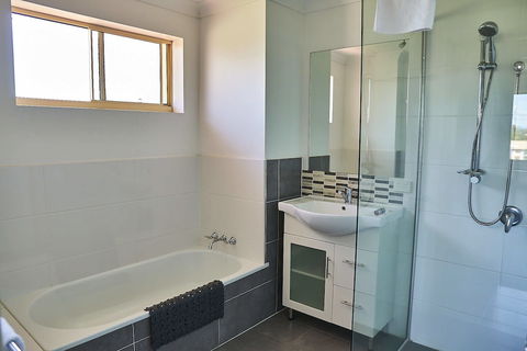 Bayview Beach Holiday Apartments - Accommodation Kalgoorlie 5