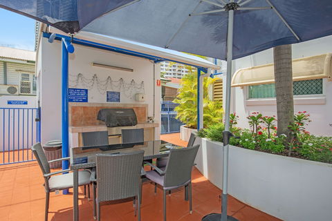 Surfers Beach Resort One - Accommodation Kalgoorlie 0