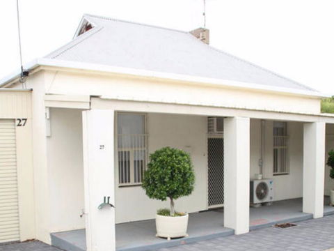 Squatters Cottage - Accommodation Kalgoorlie 3