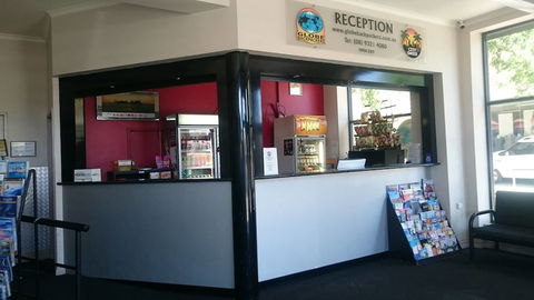 Globe Backpackers & City Oasis Resort - Accommodation Kalgoorlie 0