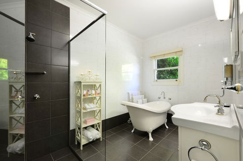 Crystal Creek Meadows Luxury Cottages - Accommodation Kalgoorlie 3