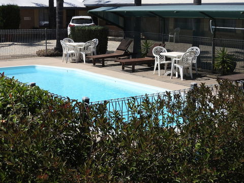 Lone Pine Motel - Corowa - Accommodation Kalgoorlie 1
