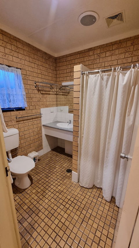Lone Pine Motel - Corowa - Accommodation Kalgoorlie 4