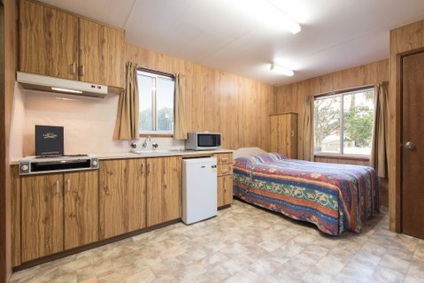 Clog Barn Caravan Park - Accommodation Kalgoorlie 1