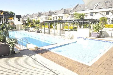 Glebe Fully Furnished 1 BDR Apart 47 ROS - Accommodation Kalgoorlie 2