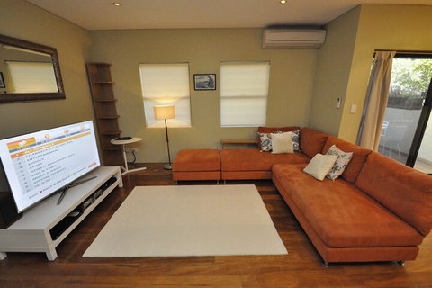 Glebe Fully Furnished 1 BDR Apart 47 ROS - Accommodation Kalgoorlie 7