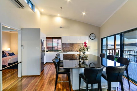 NEWLY BEAUTFULLY RENOVATED 16 The Casuarina 3 Bedroom House With 180 Degree Ocean Views - Accommodation Kalgoorlie 5