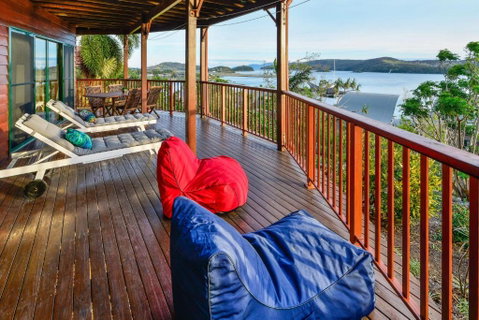NEWLY BEAUTFULLY RENOVATED 16 The Casuarina 3 Bedroom House With 180 Degree Ocean Views - Accommodation Kalgoorlie 4