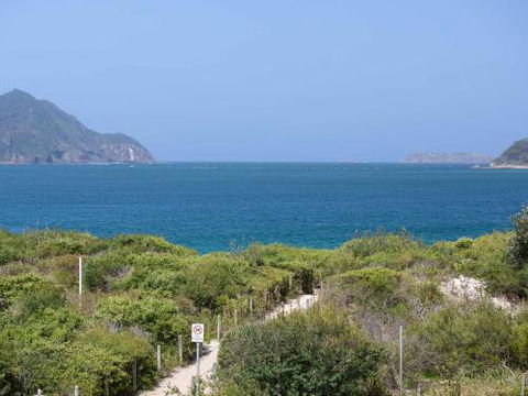 10 Intrepid 3 Intrepid Close Water Views Over Shoal Bay Beach - Accommodation Kalgoorlie 3
