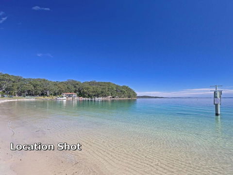 10 Intrepid 3 Intrepid Close Water Views Over Shoal Bay Beach - Accommodation Kalgoorlie 5