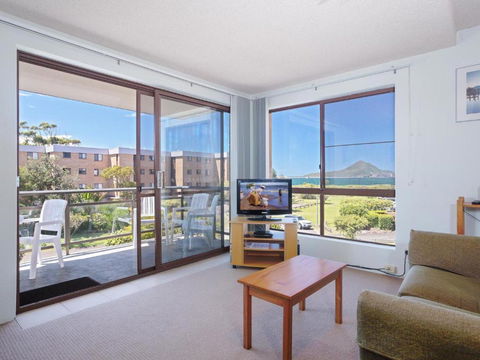 9 Commodore 6 Intrepid Close SO CLOSE TO THE WATERS EDGE - Accommodation Kalgoorlie 5