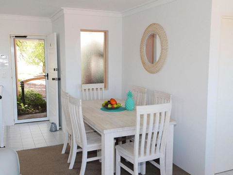 4 Frangipani 30 Leonard Avenue Spacious Townhouse - Accommodation Kalgoorlie 4