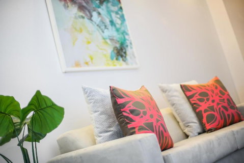 A Comfy & Central 2BR Apt Near Flinders Station - Accommodation Kalgoorlie 1