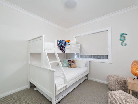 C A L M At Beautiful Shoal Bay - Accommodation Kalgoorlie 4