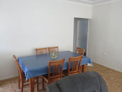 Cabenay 3 VIEWS ACROSS THE PARK - Accommodation Kalgoorlie 2