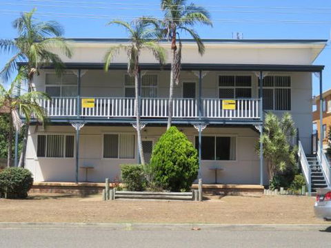 Cabenay 3 VIEWS ACROSS THE PARK - Accommodation Kalgoorlie 0