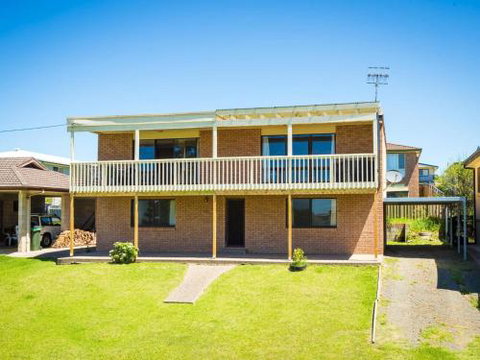 Williams Wonder Large Beach House - Accommodation Kalgoorlie 0