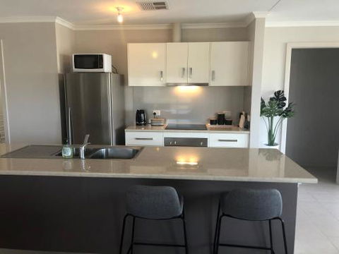 The Baltimore Family Home Getaway - Accommodation Kalgoorlie 0