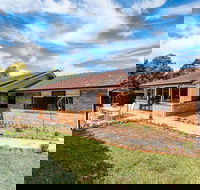 Hedge House- luxury space style location - Accommodation Kalgoorlie
