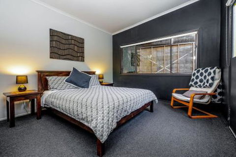 SUNSET BEACH SHACK On SURF - Accommodation Kalgoorlie 2