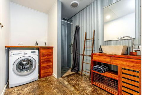 SUNSET BEACH SHACK On SURF - Accommodation Kalgoorlie 1