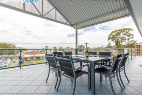 Villa San Gabriel Vincentia Sleeps 14 4pm Check Out Sundays - Accommodation Kalgoorlie 0