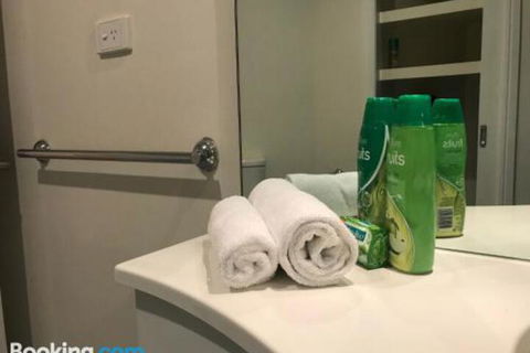 Townsville Strand Lighthouse Apartment 3 - Accommodation Kalgoorlie 2