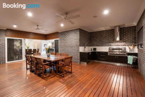 Wentworth Estate 5 Bedroom Luxury Home Sleeps 12 - Accommodation Kalgoorlie 5